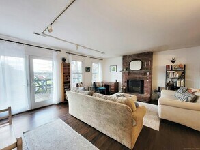 4 Candlewood Knolls Rd in New Fairfield, CT - Building Photo - Building Photo