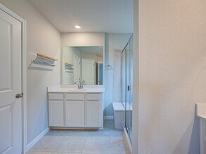 14108 Kira Ln in Manor, TX - Foto de edificio - Building Photo