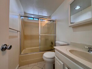 2065 Riley Ct, Unit #1 in Concord, CA - Foto de edificio - Building Photo