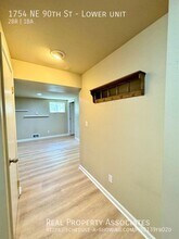 1754 NE 90th St in Seattle, WA - Foto de edificio - Building Photo