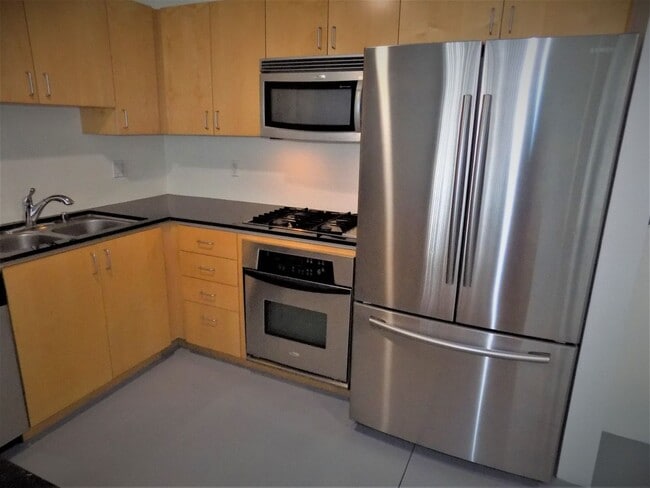 285 W 6th St in Los Angeles, CA - Building Photo - Building Photo