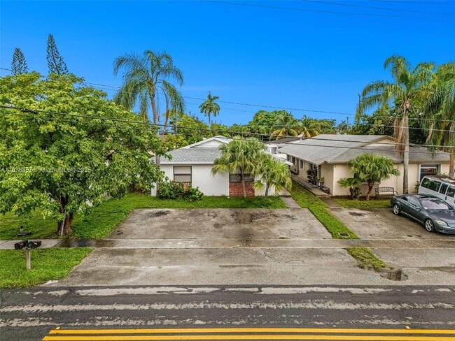 19 SE 4th Terrace in Dania Beach, FL - Building Photo - Building Photo