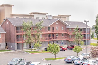 Nauvoo House in Rexburg, ID - Foto de edificio - Building Photo