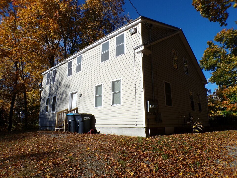 74 N Main Ave in Orono, ME - Building Photo