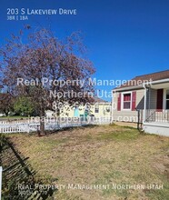 203 S Lakeview Dr in Clearfield, UT - Building Photo - Building Photo