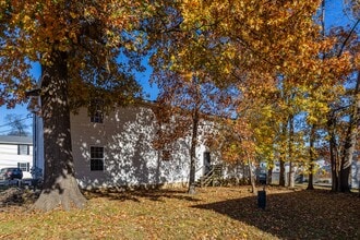 Magnolia Village Apartments in Shelbyville, TN - Building Photo - Building Photo