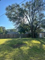 877 Pontiac Ave in Salina, KS - Building Photo