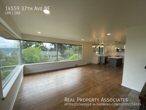 14559 37th Ave NE in Lake Forest Park, WA - Building Photo - Building Photo