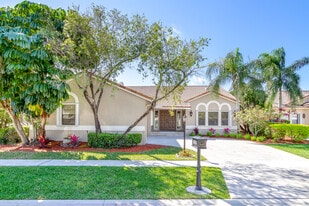 8555 Eagle Run Dr in Boca Raton, FL - Building Photo