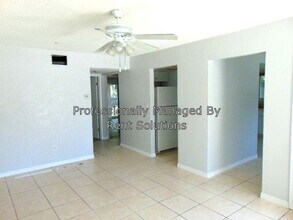 217 Debby Ct-Unit -A in Largo, FL - Building Photo - Building Photo