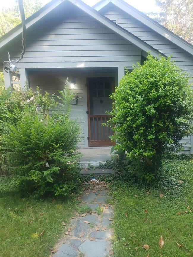 property at 448 S Hawthorne Rd