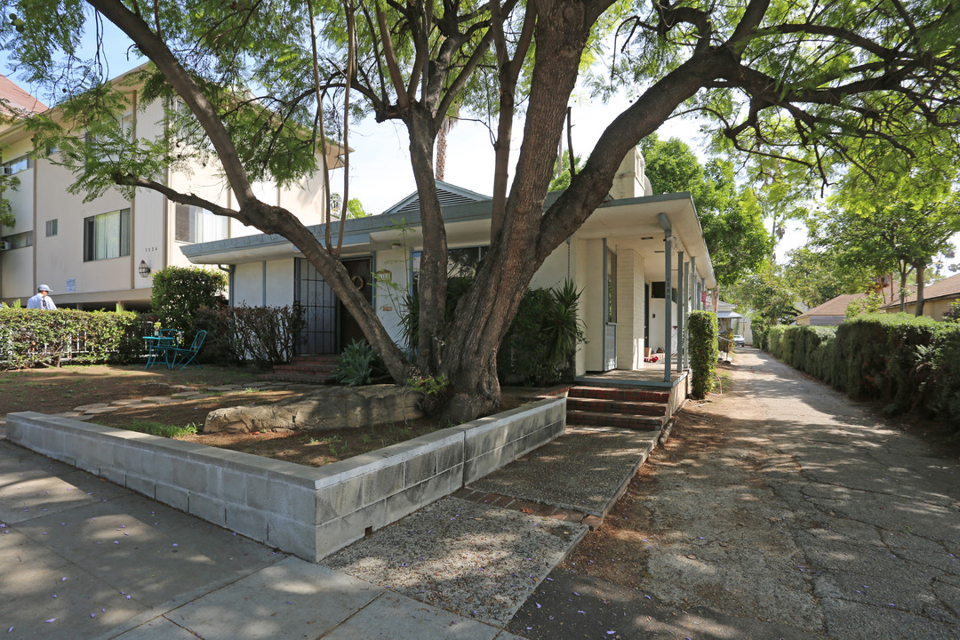 1322 N Central Ave in Glendale, CA - Building Photo