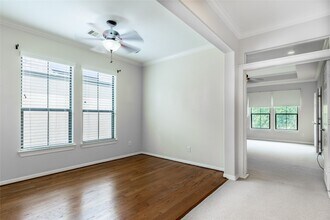 2923 Royal Oaks Crest in Houston, TX - Building Photo - Building Photo