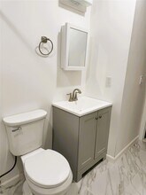 542 E Pine St in Long Beach, NY - Building Photo - Building Photo