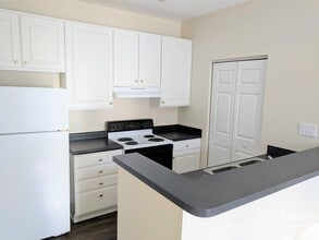 917 Shearer St in Davidson, NC - Building Photo - Building Photo