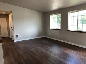 3435 SW Pumice Ave in Redmond, OR - Building Photo - Building Photo