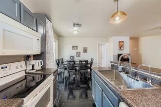 930 Panorama Dr in Dripping Springs, TX - Building Photo - Building Photo