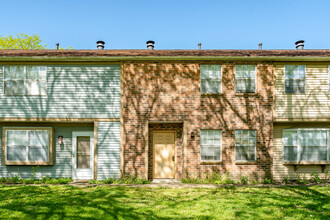 Dublin Commons in Columbus, OH - Building Photo - Building Photo