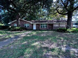 784 Holly Hills Dr in Biloxi, MS - Building Photo