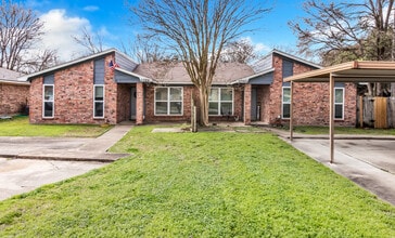 2304 West Creek in College Station, TX - Foto de edificio - Building Photo