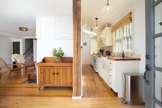 30 Indian Mountain Rd in Salisbury, CT - Foto de edificio - Building Photo