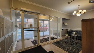 7428 Washington St, Unit 608 in Forest Park, IL - Building Photo - Building Photo