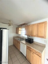 322 NE 11th Pl in Cape Coral, FL - Building Photo - Building Photo