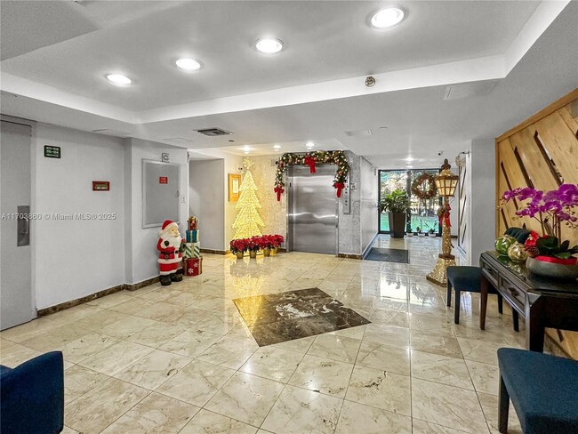 17021 N Bay Rd in Sunny Isles Beach, FL - Building Photo - Building Photo