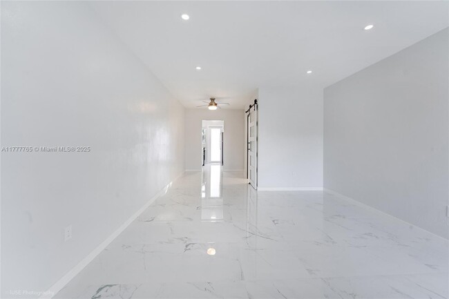 641 Española Wy in Miami Beach, FL - Building Photo - Building Photo