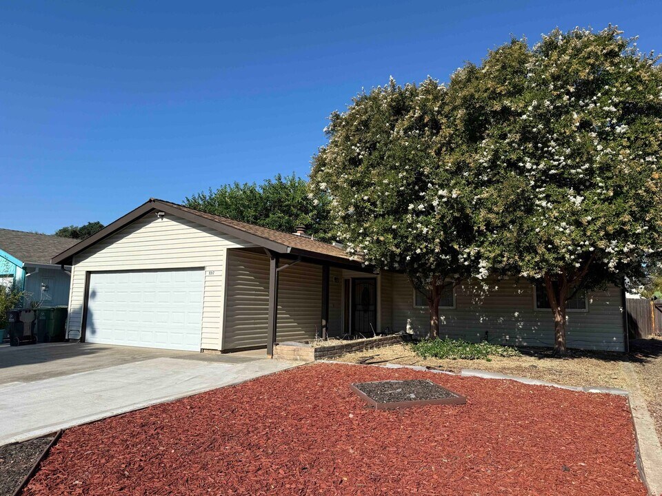 9312 Moynello Ct in Elk Grove, CA - Building Photo