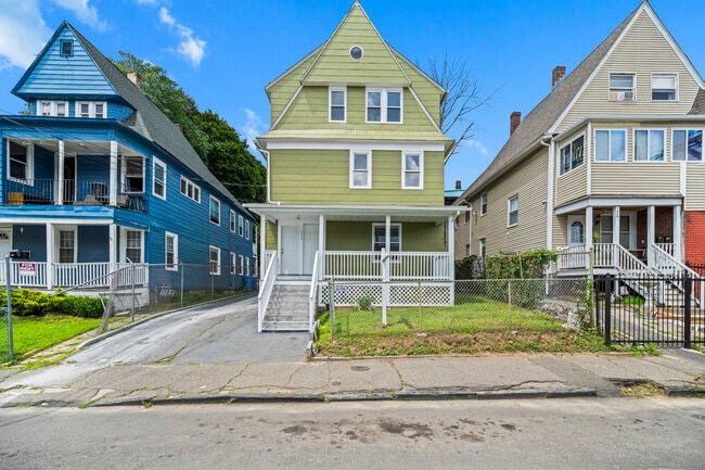 220 Hillside Ave in Waterbury, CT - Building Photo - Building Photo