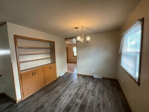 3850 S 75th St in Milwaukee, WI - Building Photo - Building Photo