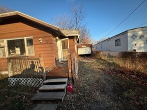 924 N Edmond St in Springfield, IL - Foto de edificio - Building Photo