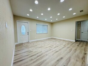 3895 Maple St NE in St. Petersburg, FL - Building Photo - Building Photo
