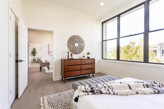 Central Flats in East Orange, NJ - Foto de edificio - Interior Photo
