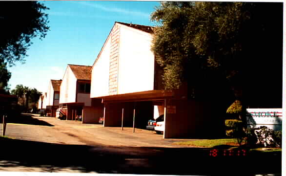 Courtyard Apartments in Riverside, CA - Building Photo - Building Photo