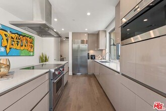 728 N Sweetzer Ave in Los Angeles, CA - Building Photo - Building Photo