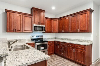 918 Shady Ln in Conroe, TX - Building Photo - Building Photo