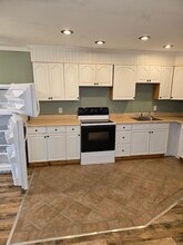 84 S Main St, Unit A in Brewer, ME - Foto de edificio - Building Photo