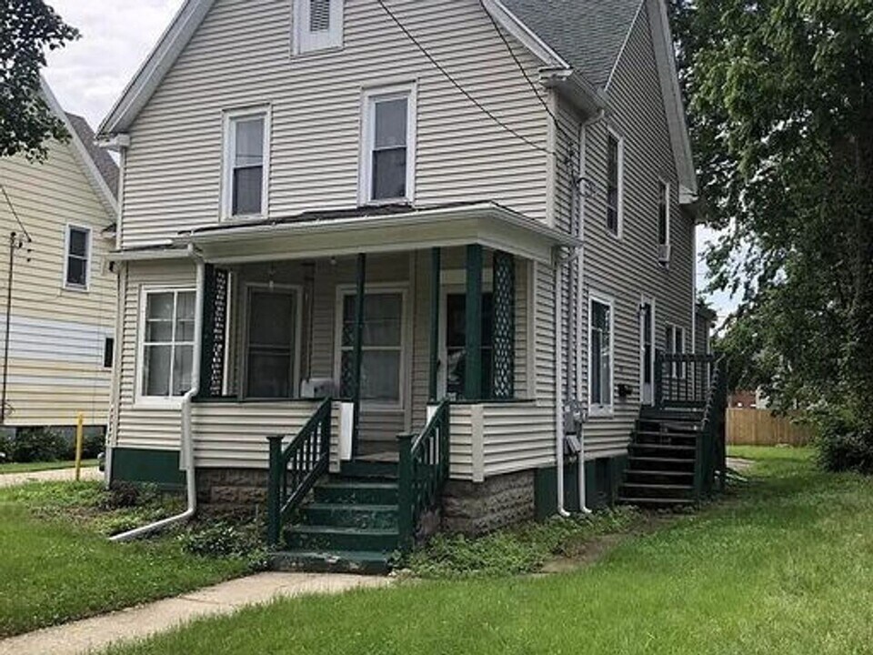 940 Park Ave in Beloit, WI - Building Photo
