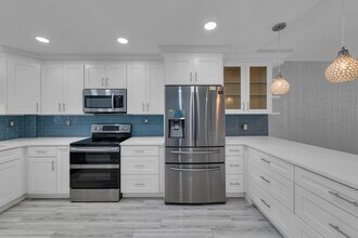 1001 E Camino Real in Boca Raton, FL - Building Photo - Building Photo