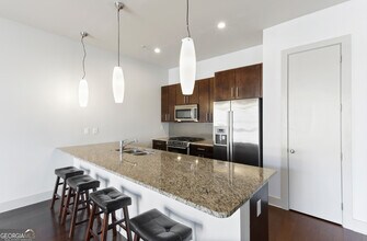200 North Highland Avenue Northeast in Atlanta, GA - Building Photo - Building Photo