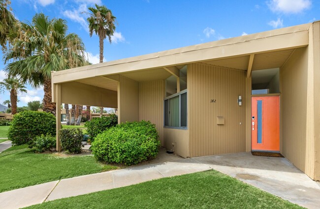 142 Sandpiper St in Palm Desert, CA - Foto de edificio - Building Photo