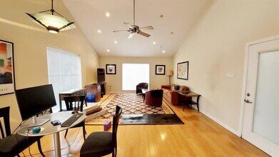 2302 Robinhood St in Houston, TX - Building Photo - Building Photo