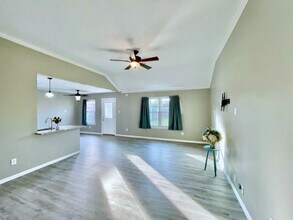 6935 Creek Village Dr in Katy, TX - Building Photo - Building Photo