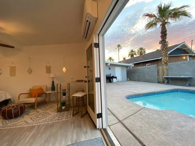 1201 E Moreland St, Unit Unit #2 in Phoenix, AZ - Foto de edificio - Building Photo