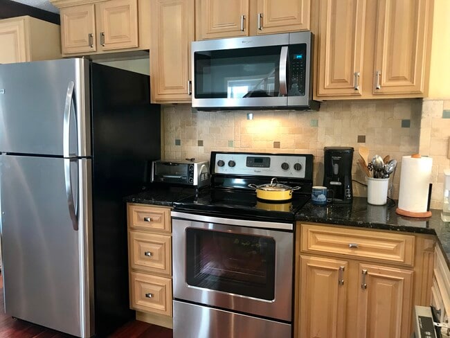 122 Newport Bay Dr in Ocean City, MD - Foto de edificio - Building Photo