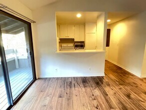 18 Streamwood in Irvine, CA - Building Photo - Building Photo