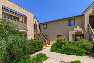 Montebello Villas in El Cajon, CA - Foto de edificio - Building Photo