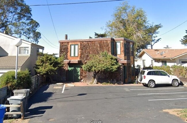 1245 4th St